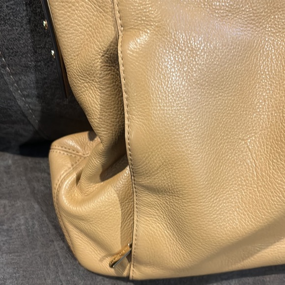 Michael Kors camel, beautiful, leather two zipper compartments with zipper close - Picture 9 of 10